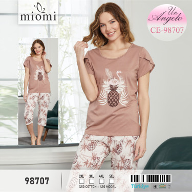 Homewear of t-shirt and 7/8...
