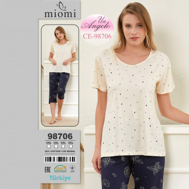 Homewear of t-shirt and 7/8...