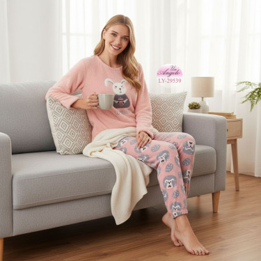 Fluffy women's fleece pajamas made of velsoft with long sleeves and pants