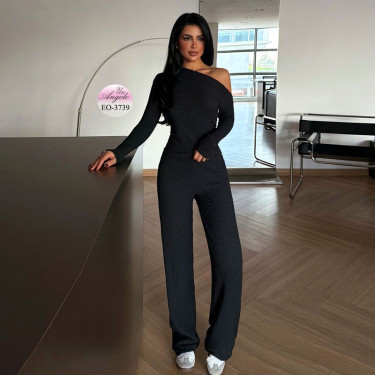 Elegant 2-piece set: Asymmetrical blouse and straight pants | Un Angelo