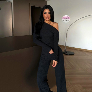 Elegant 2-piece set: Asymmetrical blouse and straight pants | Un Angelo