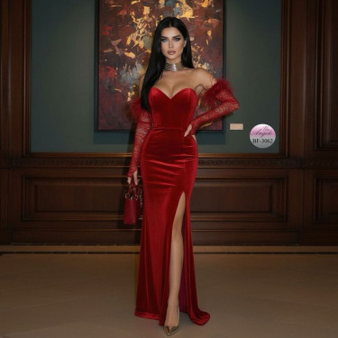 Long Velvet Dress "Femme Fatale" with Lace Gloves | Un Angelo