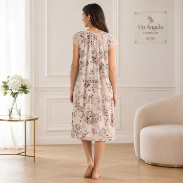 Maxi nightgown made of viscose with floral pattern, loose cut and lace