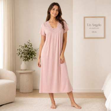 Maxi nightgown made of powdery viscose with short sleeves and a lace neckline