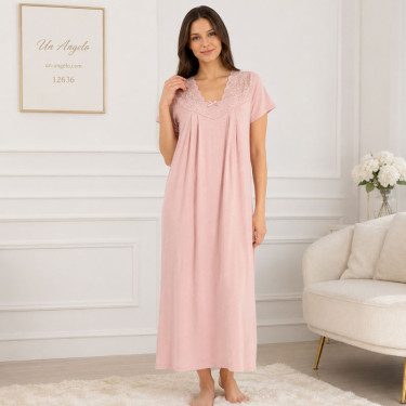 Maxi nightgown made of powdery viscose with short sleeves and a lace neckline