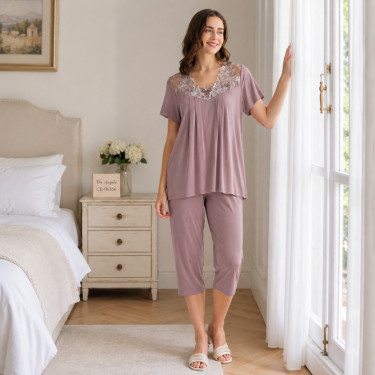 Home set with lace tunic and 7/8 Bermuda shorts