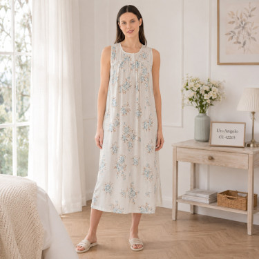 Fine maxi nightgown Caroline in ecru made of 100% viscose with a delicate floral pattern